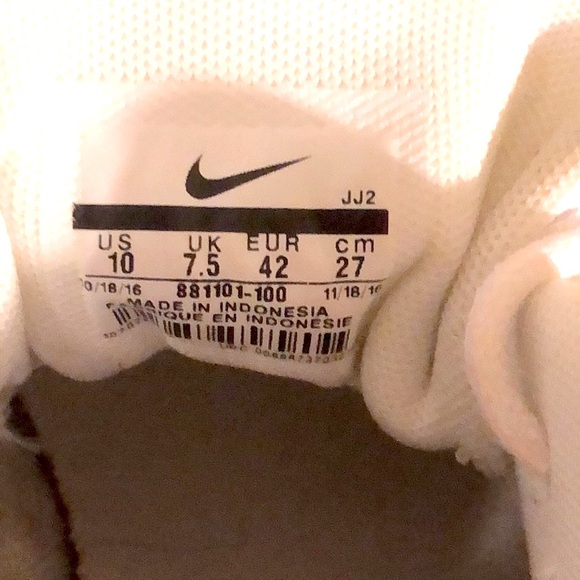 Nike Air Max 1 SE.    Like New Condition - Picture 7 of 9